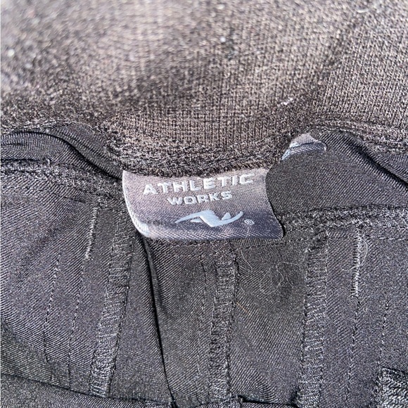 Nice  work out pants - Picture 3 of 3